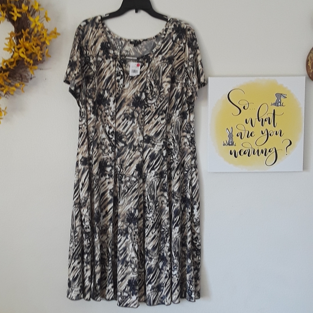 Sami and Jo Plus Short Sleeve Print Panel Dress